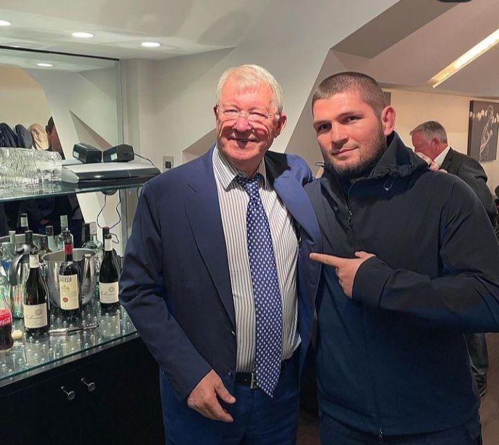 Khabib Tolak Tawaran Alex Ferguson Minum Wine: Kalau Mabuk, Saya Bisa Hancurkan Kalian Semua