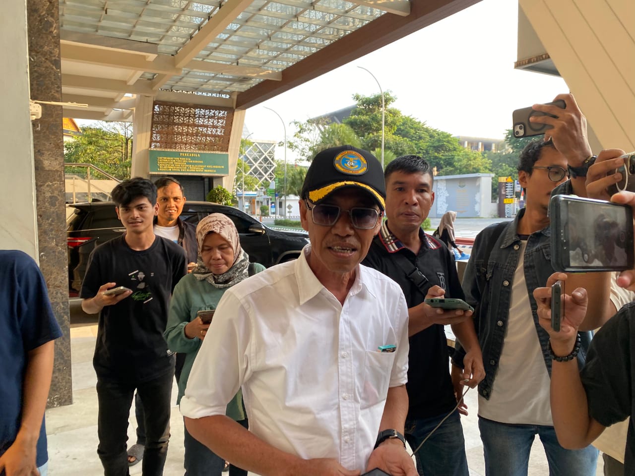 Mantan Bupati Afrizal Sintong Diperiksa 4 Jam di Kejati Riau: Dugaan Korupsi Dana PI 2023-2024