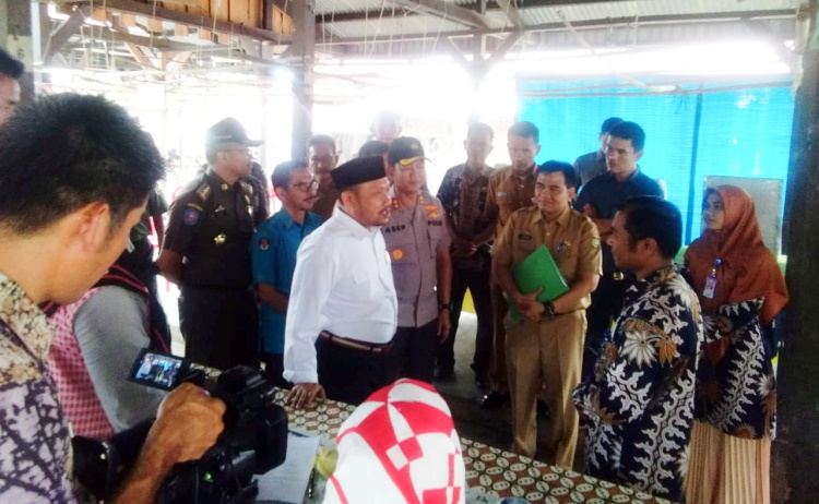 Bupati Kampar Bersama Kapolres Tinjau Pelaksanaan Pilkades Serentak di Sejumlah TPS