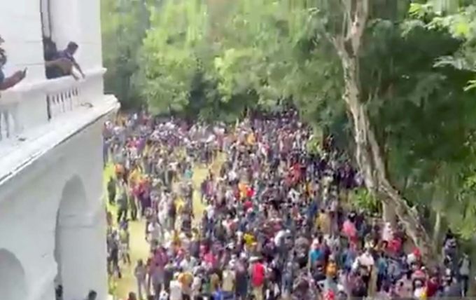 Kediaman Presiden Sri Lanka Diserbu Ribuan Demonstran