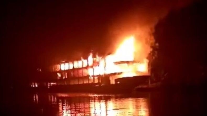 Kapal di Bangladesh Terbakar Lagi, 500 Korban, 32 Tewas, 100 Luka