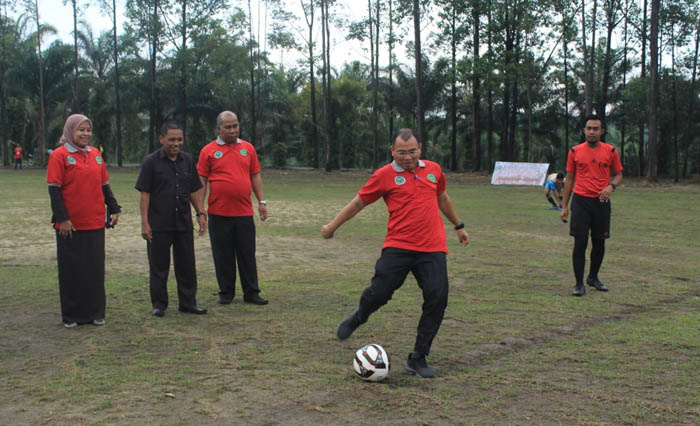 Doktor Junaidi Buka Rektor Cup Universitas Lancang Kuning, Diikuti 10 Tim