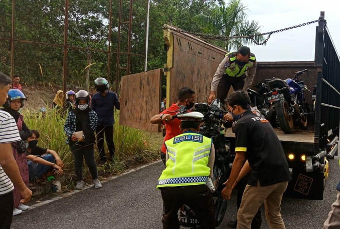 Polisi Gagalkan Balap Liar di Area Stadion Utama Riau, Puluhan Motor Dibawa ke Mapolsek Tampan