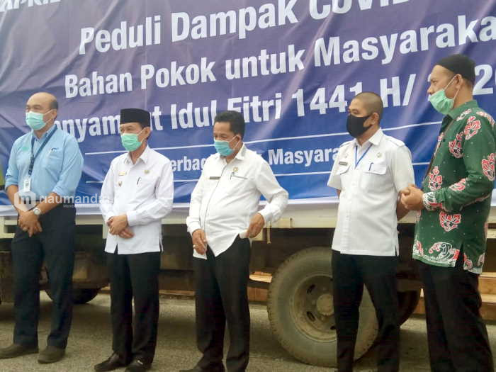 PT RAPP dan PT APR Bagikan 10.905 Paket Bahan Pokok kepada Masyarakat di Lima Kabupaten
