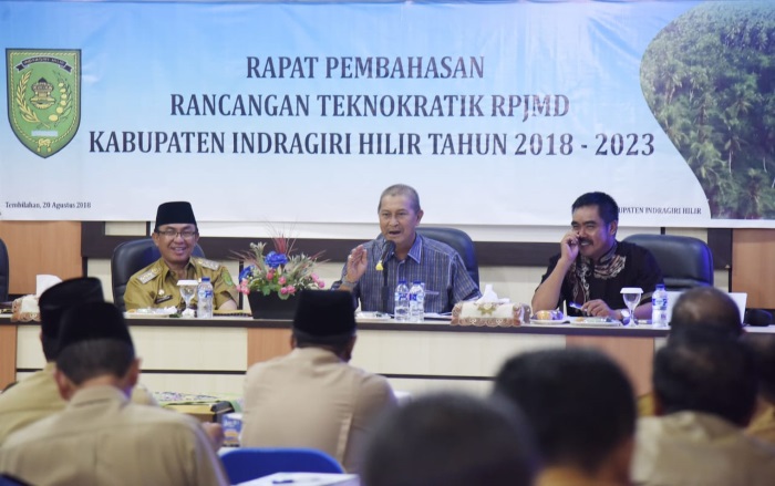 Bupati Wardan Pimpin Rapat Pembahasan Rancangan Teknokratik RPJMD Inhil 2018-2023