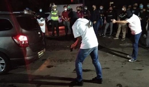 Polisi Berdalih Tembak Pengawal Habib Rizieq dari Jarak Dekat Karena Coba Rebut Senjata