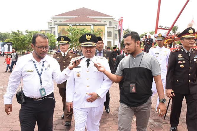 Sukses Kibarkan Bendera, Bupati Apresiasi Paskibra