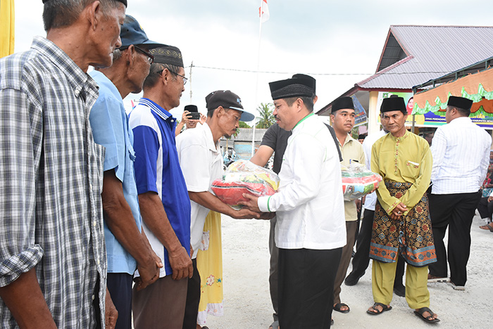 Buka Pasar Murah, Bupati Amril: Jangan Sampai yang Mampu Dapat