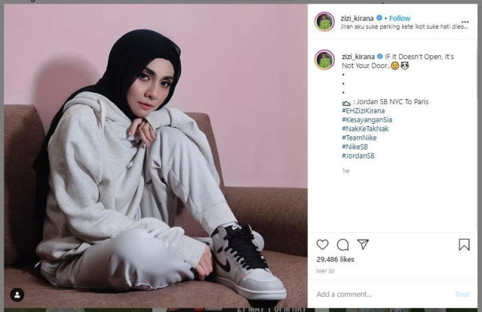 Penyanyi Malaysia Ini Stres Dihujat Netizen Setelah Lepas Hijab
