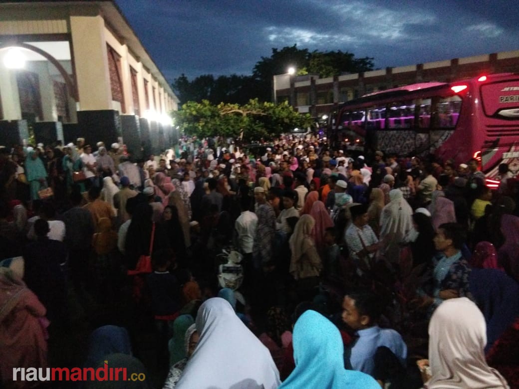 Ribuan Masyarakat Kampar Lepas Keberangkatan JCH Kloter 5