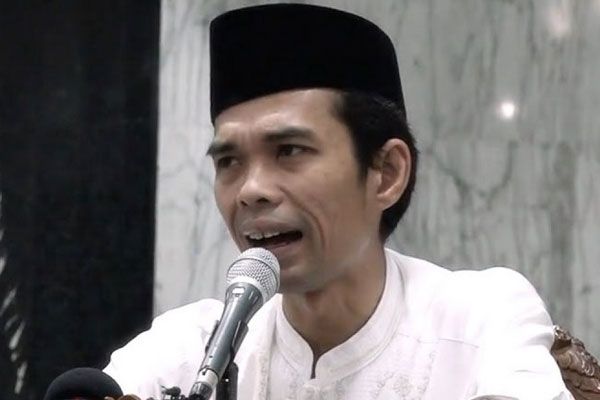 Ini Klarifikasi Ustaz Abdul Somad Soal Simbol Salib