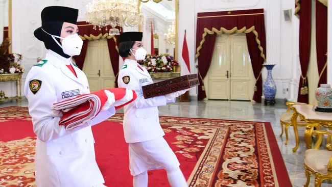 Indrian Puspita Rahmadhani, Paskibraka Pembawa Bendera Merah Putih di Istana