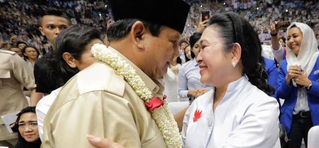 Emak-emak Militan Ingin Prabowo-Titiek Soeharto Rujuk