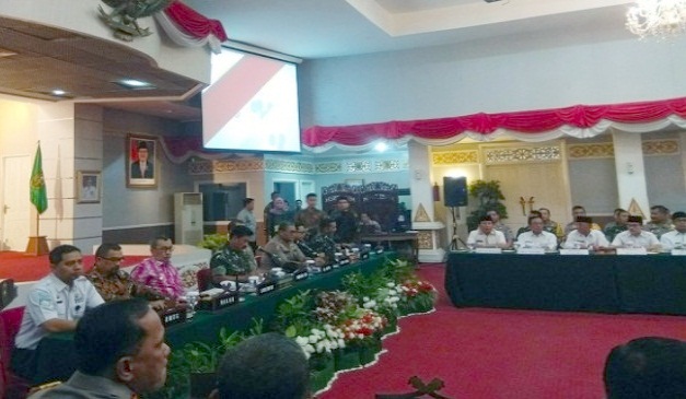 Panglima TNI dan Kepala BNPB Rapat Tertutup dengan Seluruh Kepala Daerah di Riau