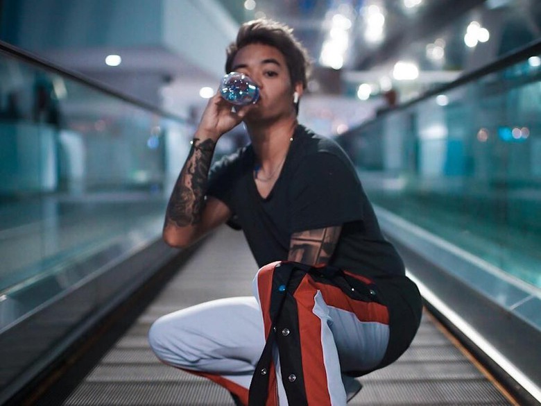 Reza Oktovian: Dari Penjaga Warnet Jadi YouTuber Jutawan