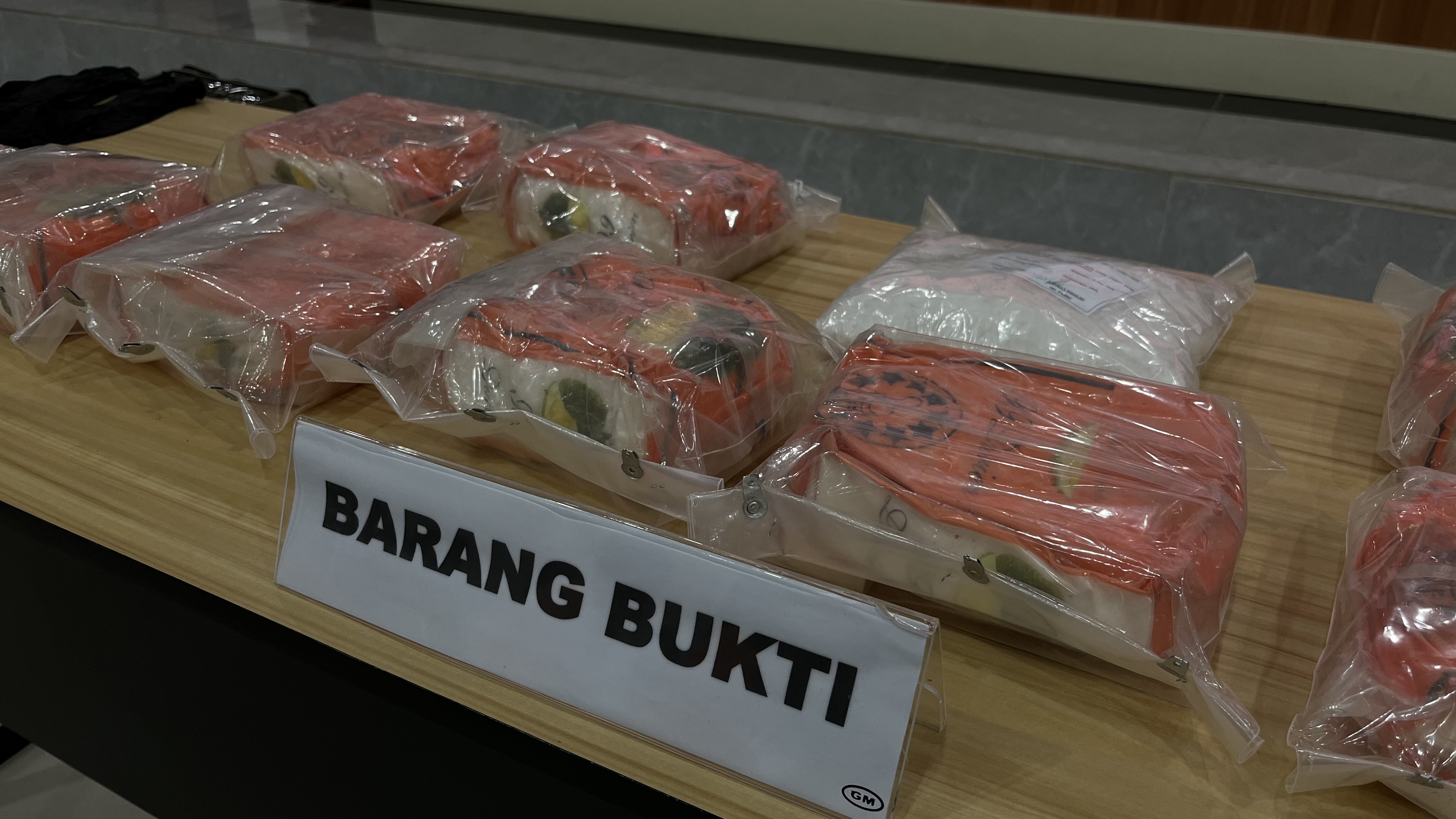 Pasangan Kekasih Diringkus Polda Riau Gegara Edarkan 14,96 Kg Sabu