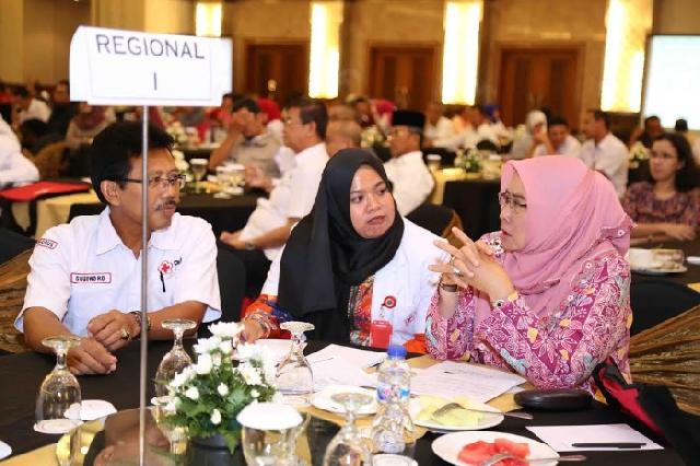 Ketua PMI Inhil Bersama Dokter UTD Ikuti Seminar di Jakarta