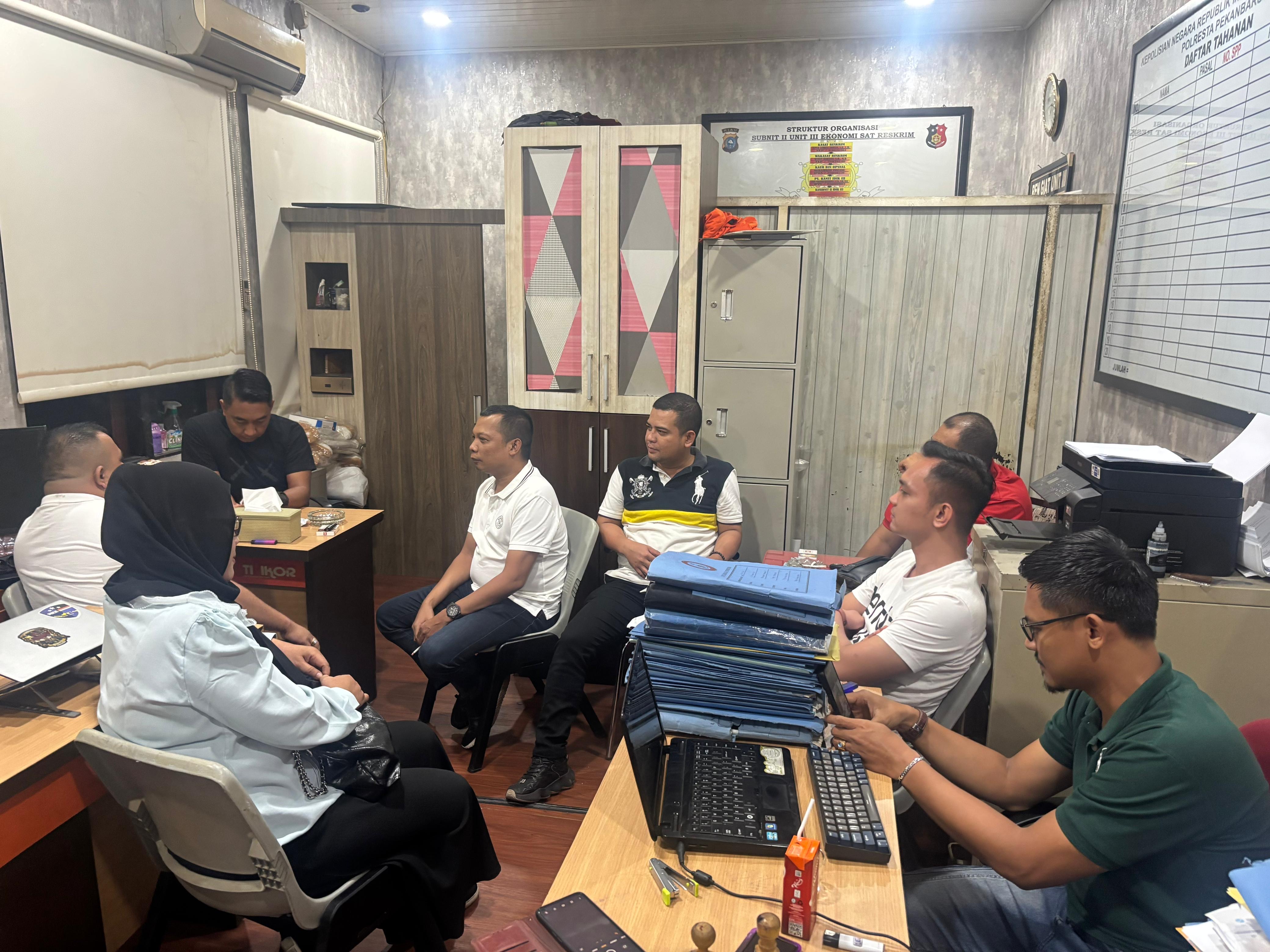 Datangi Mapolresta Pekanbaru, Muflihun Laporkan Dugaan Pemalsuan Tandatangan di Dokumen SPT dan SPPD