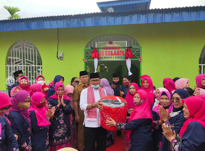 Resmikan Musholla As Salaam SMAN 2 Bagansiapiapi, Ini Pesan Bupati Suyatno