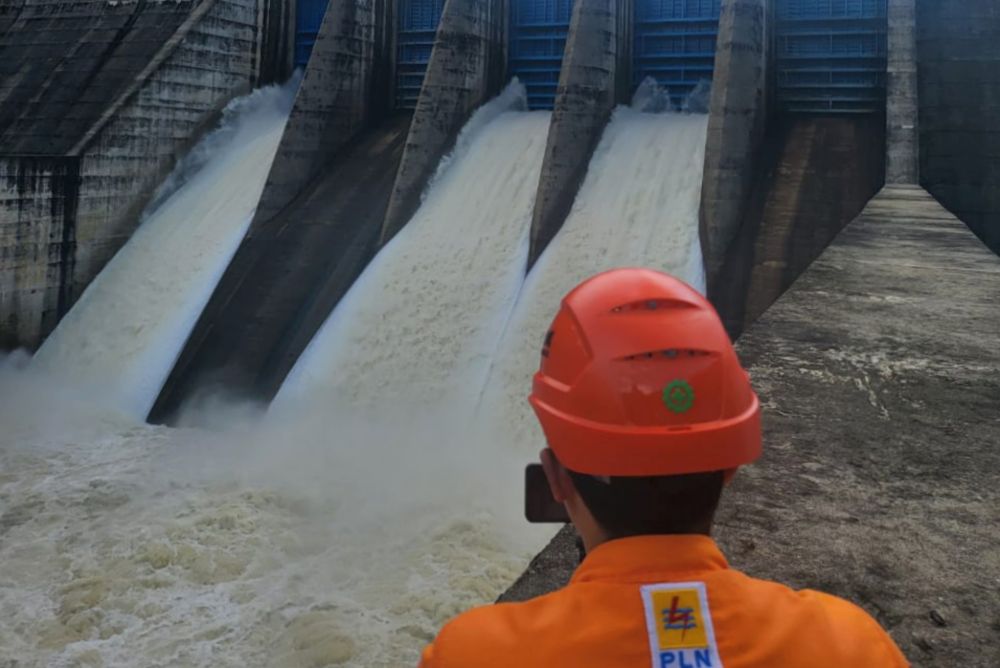 Pintu Pelimpahan Waduk PLTA Kota Panjang Masih Dibuka