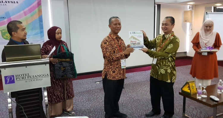 21 Dosen Pascasarjana UIR Bentangkan Makalah di Seminar Antarbangsa Malaysia