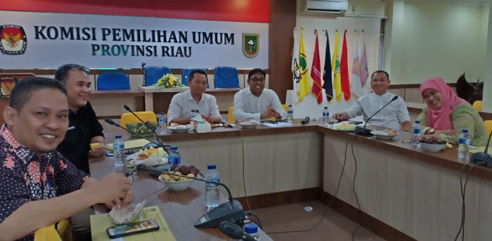 Ketua PWI Riau Jadi Ketua Tim Penilai KPU se-Riau