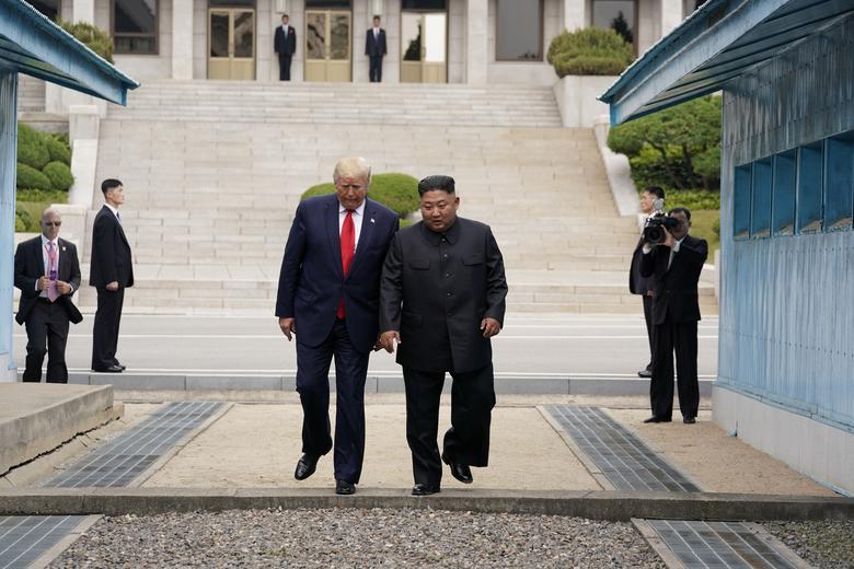 Trump Surati Kim Jong-un, Tawarkan Bantuan Atasi Virus Corona di Korea Utara