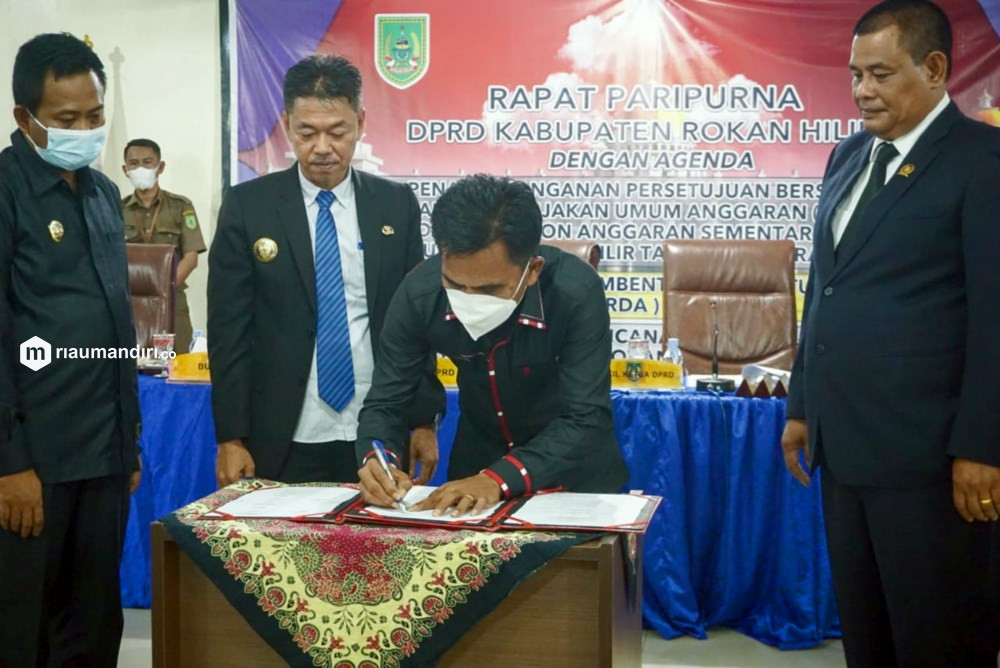 Bupati dan DPRD Rohil Teken Nota Kesepakatan KUA-PPAS APBD 2022