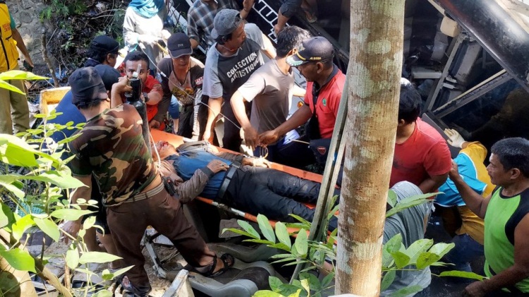 Bus Rombongan Guru TK Terjun ke Jurang, 5 Tewas