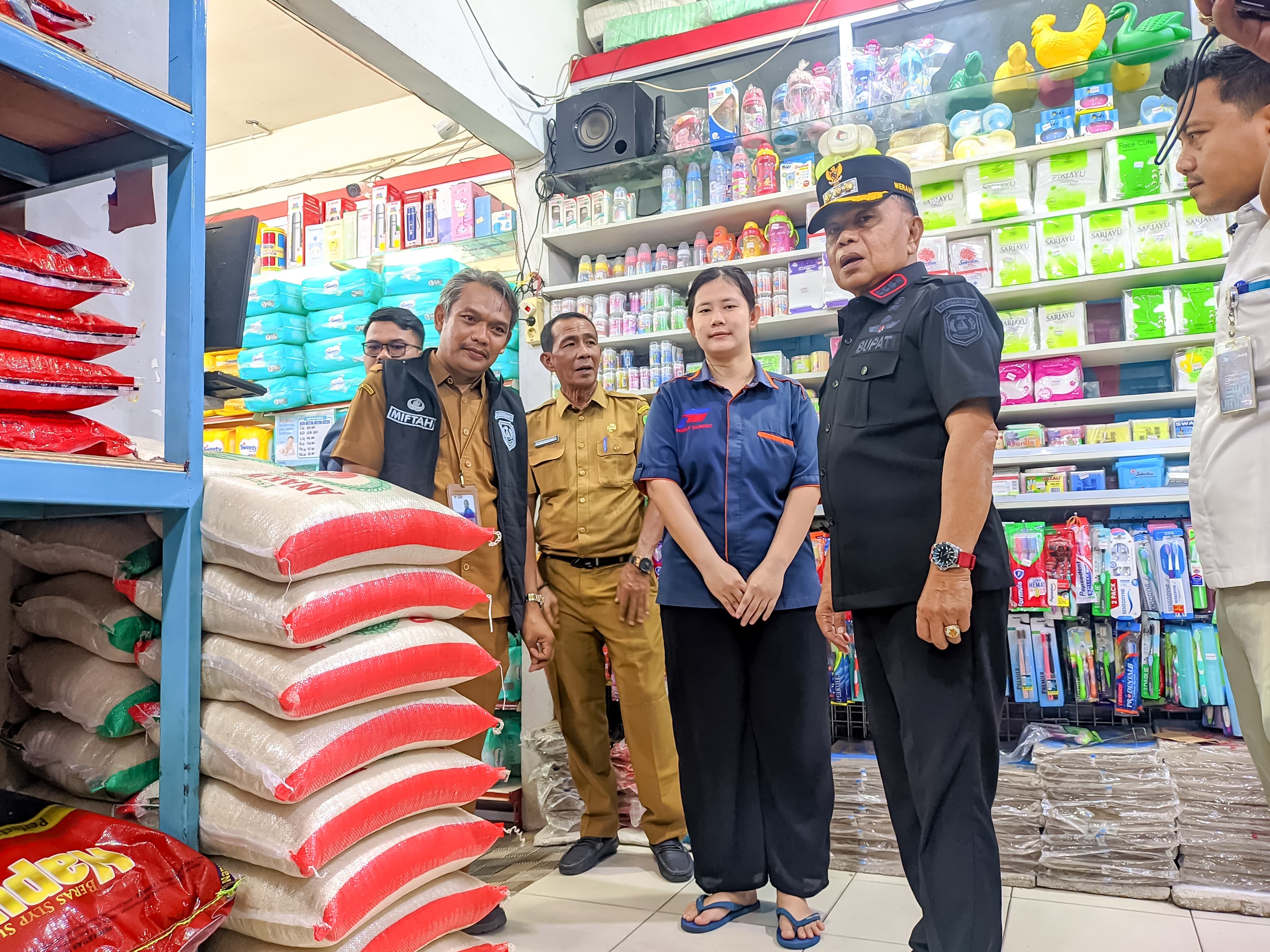 Bupati Asmar Pastikan Ketersediaan Stok Beras