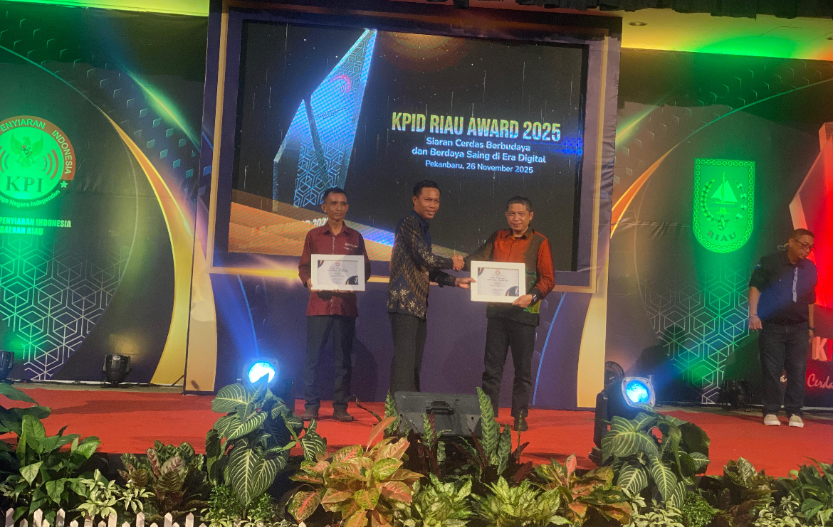 Pemkab Pelalawan Raih Dua Penghargaan di Ajang KPID Riau Award 2025