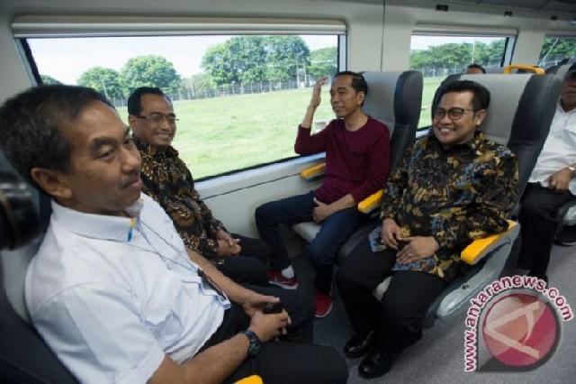 Cak Imin Dampingi Jokowi di Peresmian KA Bandara Soeta