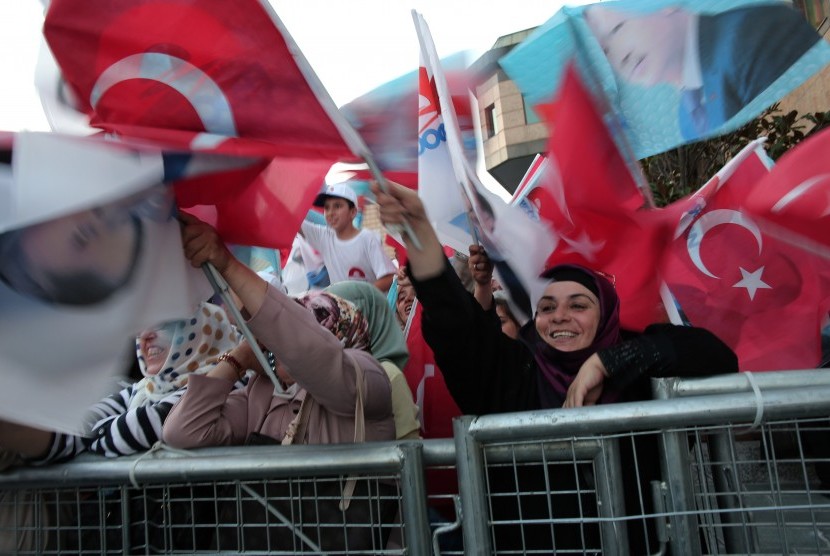 Erdogan Sebut akan Majukan Pemilu Sebulan Lebih Awal
