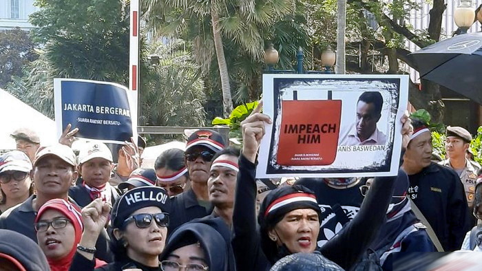 Massa Pro Anies Dipersilakan ke Balai Kota DKI, Abu Janda Cs Dihalau ke Patung Kuda