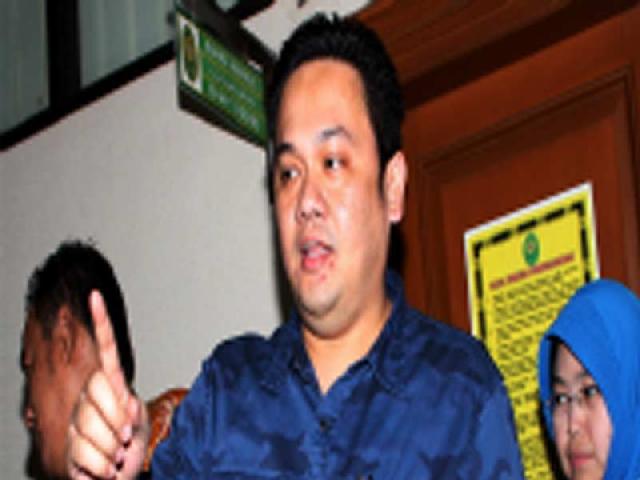 Farhat Abbas Ingin Sumpah Pocong