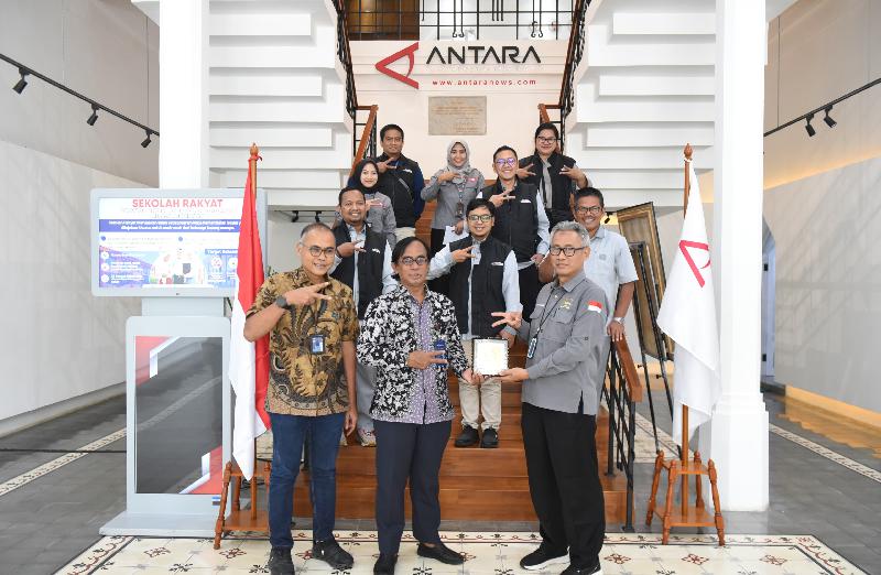 Kepala Biro Pemberitaan Parlemen DPR Kunjungi LKBN Antara