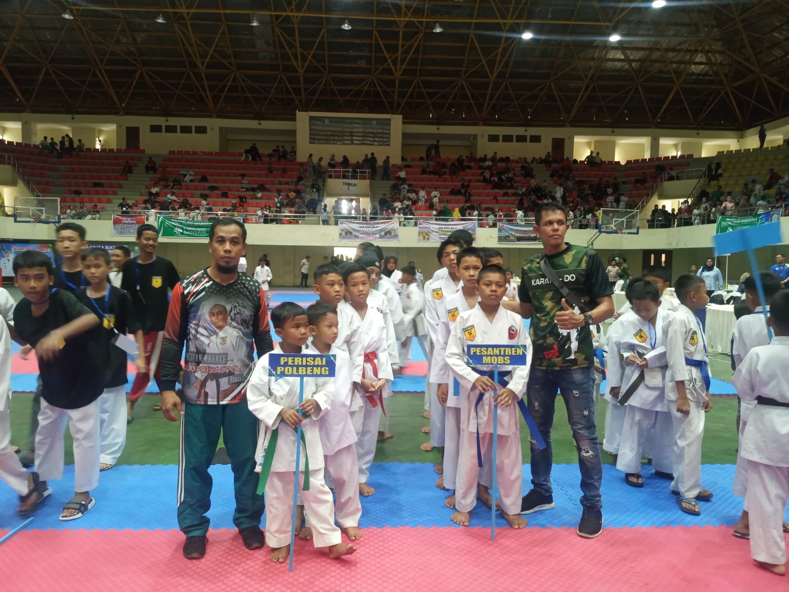 Karate Dojo Parisai Bengkalis Torehkan 17 Medali di Ajang Siak Open Championship