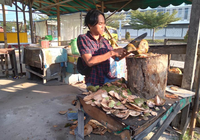 Kisah Perjuangan Riski, Tanpa Miliki Kedua Kaki Tetap Semangat Jalani Hidup