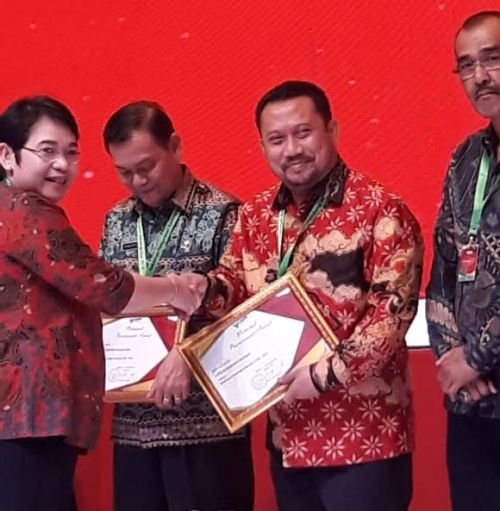 Bupati Kampar Terima Penghargaan National Procurement Award dari LKPP