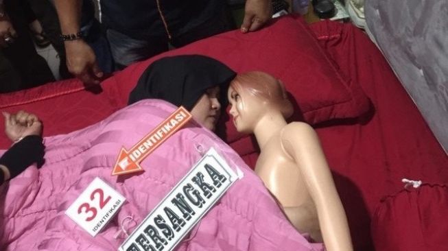 Usai Tidur Dekat Mayat, Polisi akan Gelar Adegan Zuraida Bakar Pakaian Hakim Jamaluddin