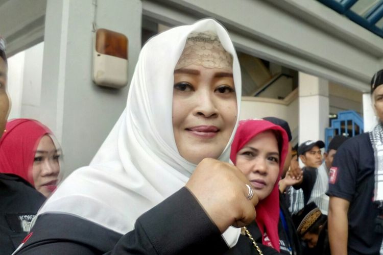Besok Dewi Tanjung dan Abu Janda Demo Gubernur Anies, Fahira Idris Siapkan Aksi Tandingan
