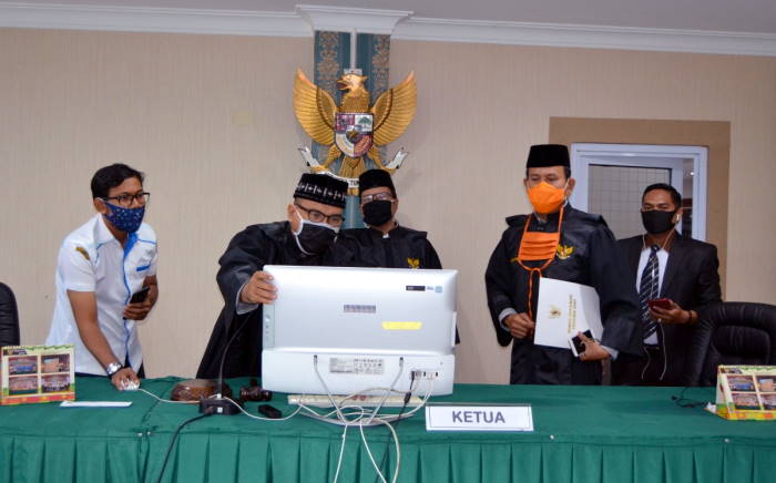 Pertama Kali se-Indonesia, KI Riau Gelar Sidang Sengketa Informasi Publik Secara Online