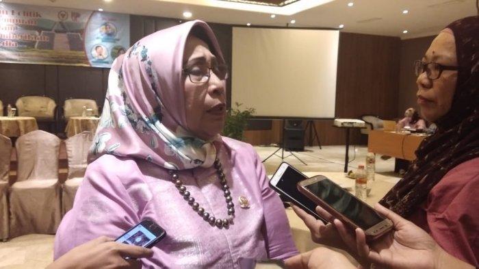 Wakil Ketua DPD RI Darmayanti Lubis Melayat Jenazah Mbah Moen