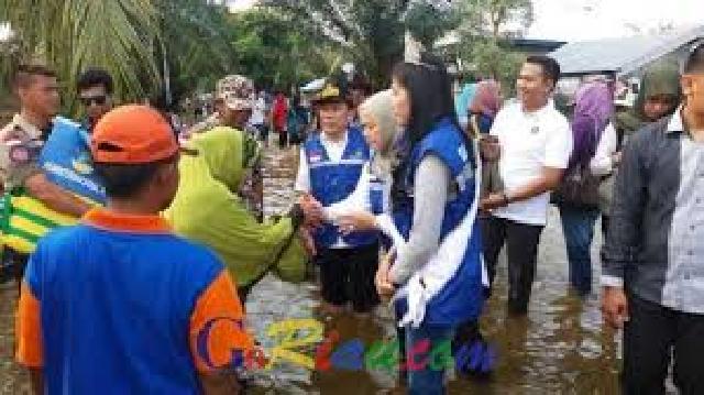 Ketua DPRD Riau Kunjungi Korban Banjir di Buluh Cina