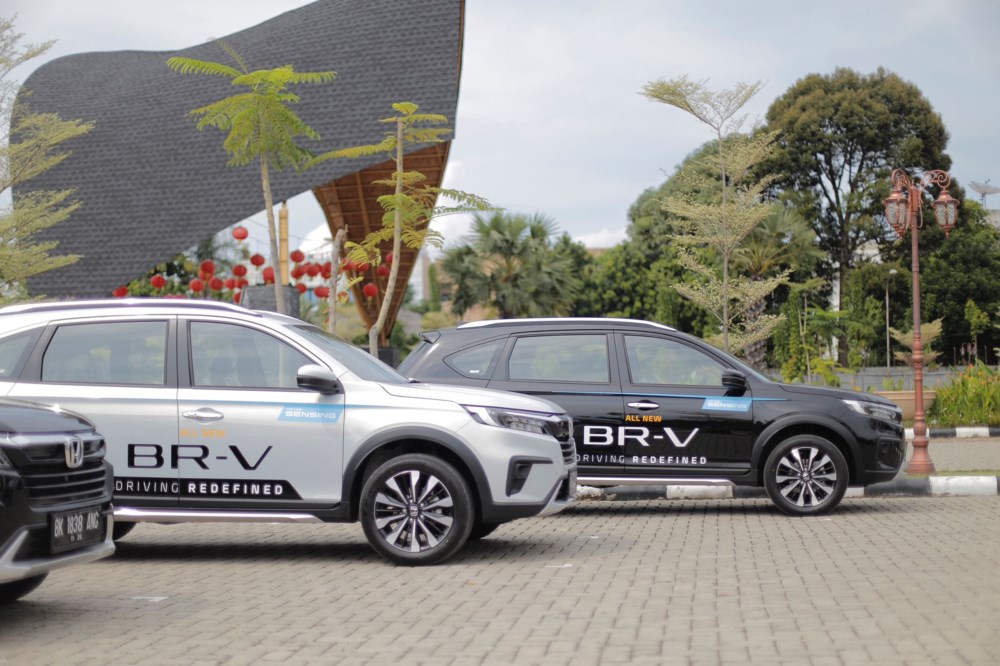 All New Honda BR-V Diserahterimakan kepada Konsumen di Medan dan Makassar