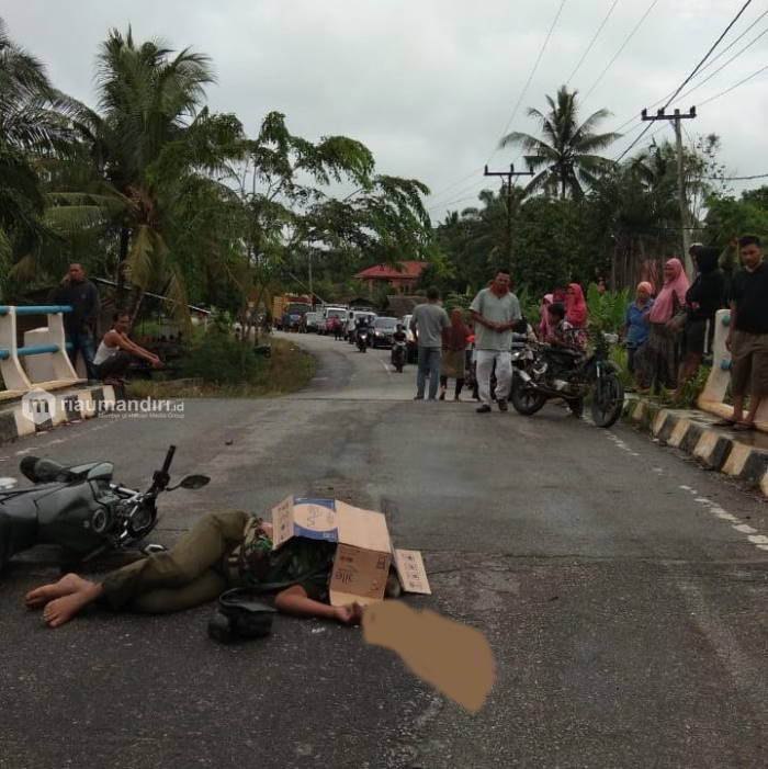 Hindari Jalan Becek, Danramil Sungai Apit Tabrak Truk dan Meninggal di Tempat
