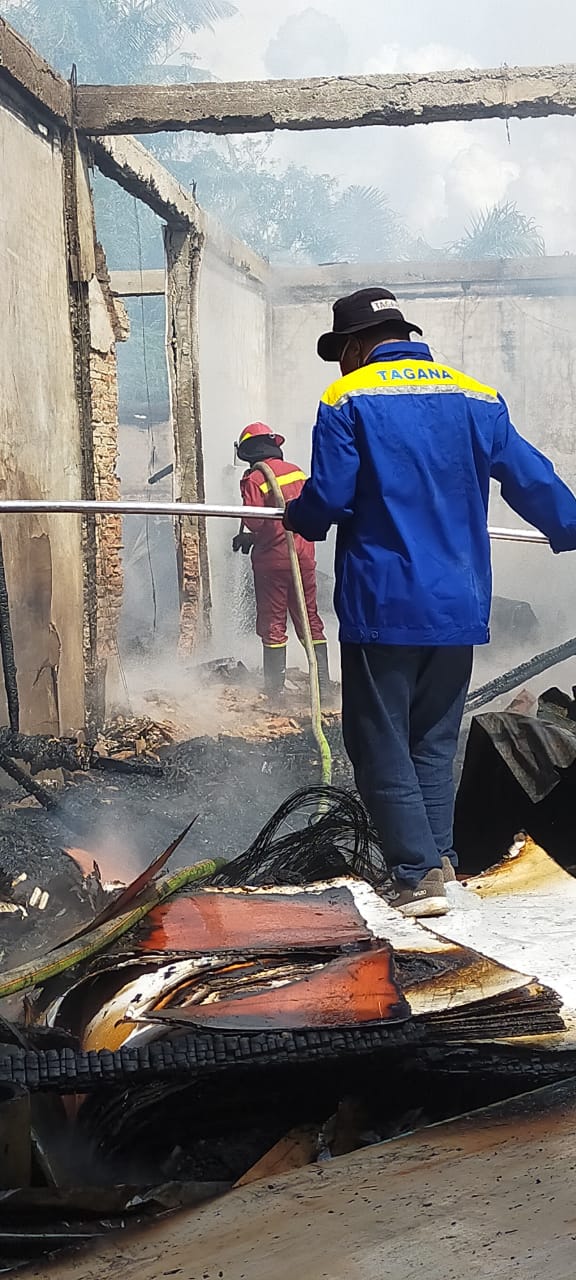 Tiga Unit Ruko Terbakar di Pangkalan Kerinci Diduga karena Kompor Meledak