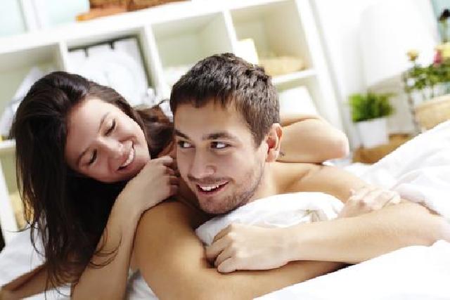 Saat Bercinta, 5 Hal Ini Diinginkan Suami di Ranjang