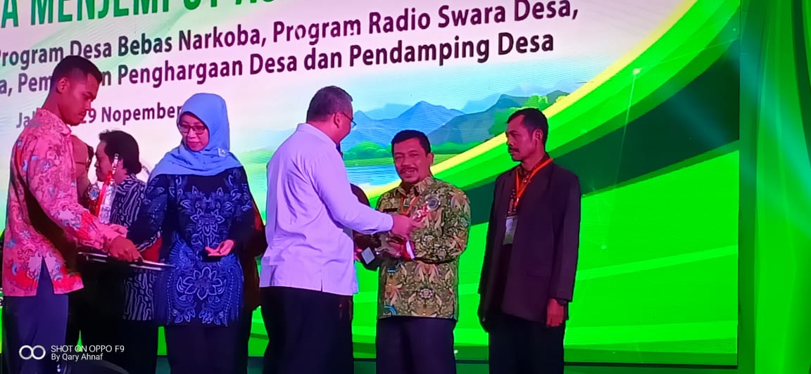 KIP Riau Bangga Desa Seberang Taluk Raih Peringkat II Nasional Kategori LPDTI