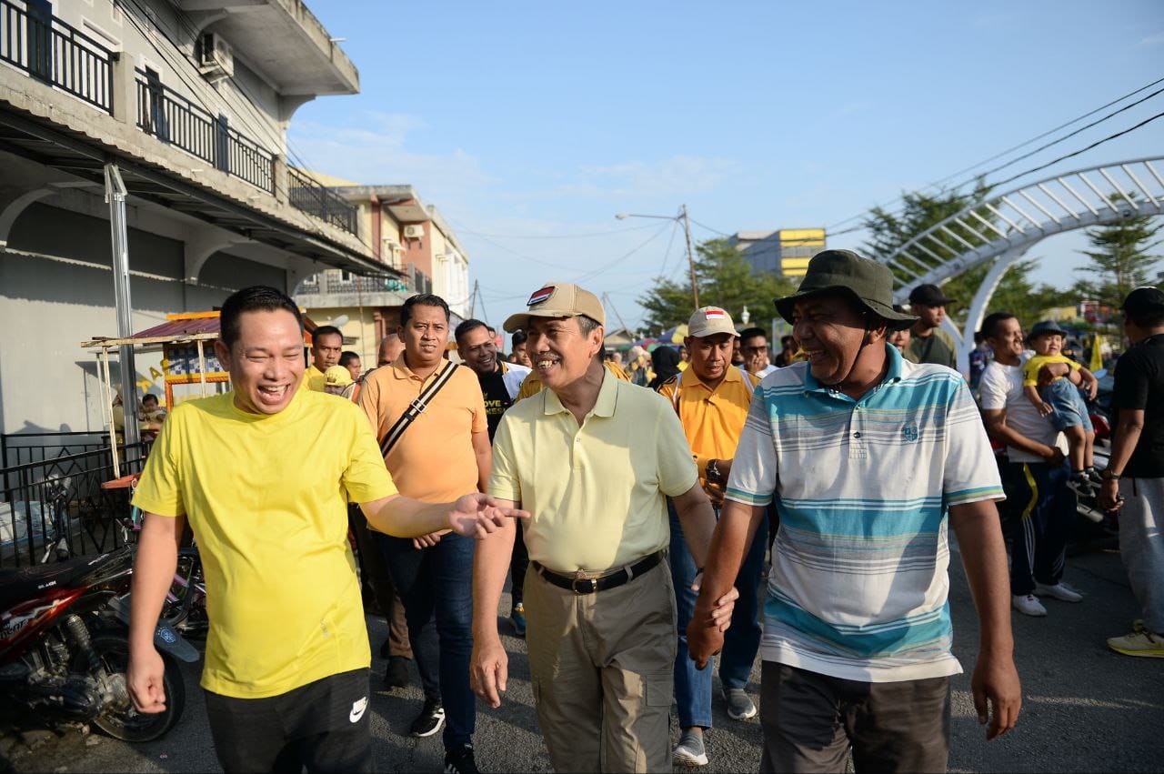 Ribuan Masyarakat Sei Apit Jalan Sehat Bersama Gubernur Syamsuar